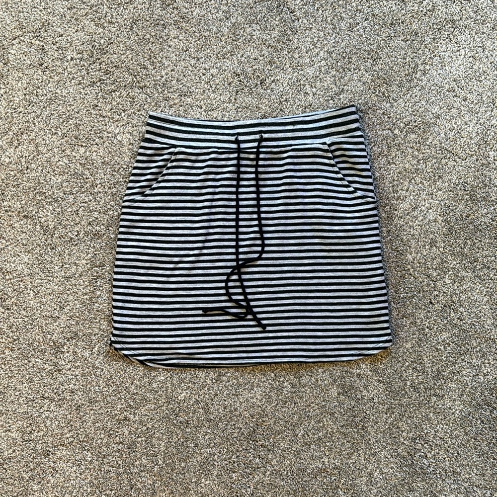 Renee C casual skirt; size S